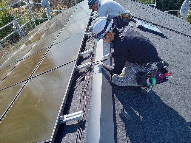 太陽光パネル電気配線